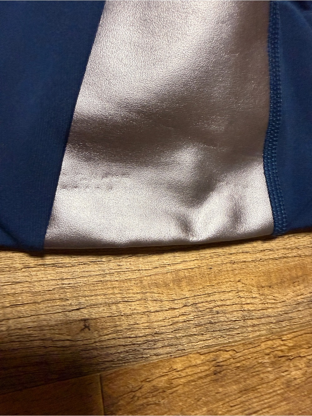 Women’s Nike Metallic Sports Bra Size Small - Picture 10 of 11